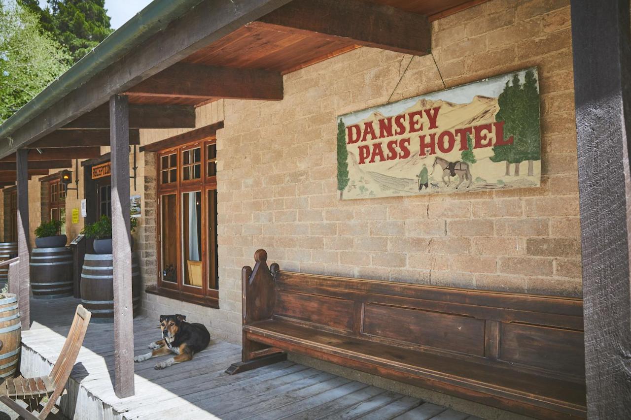 The Danseys Pass Hotel Ranfurly Dış mekan fotoğraf
